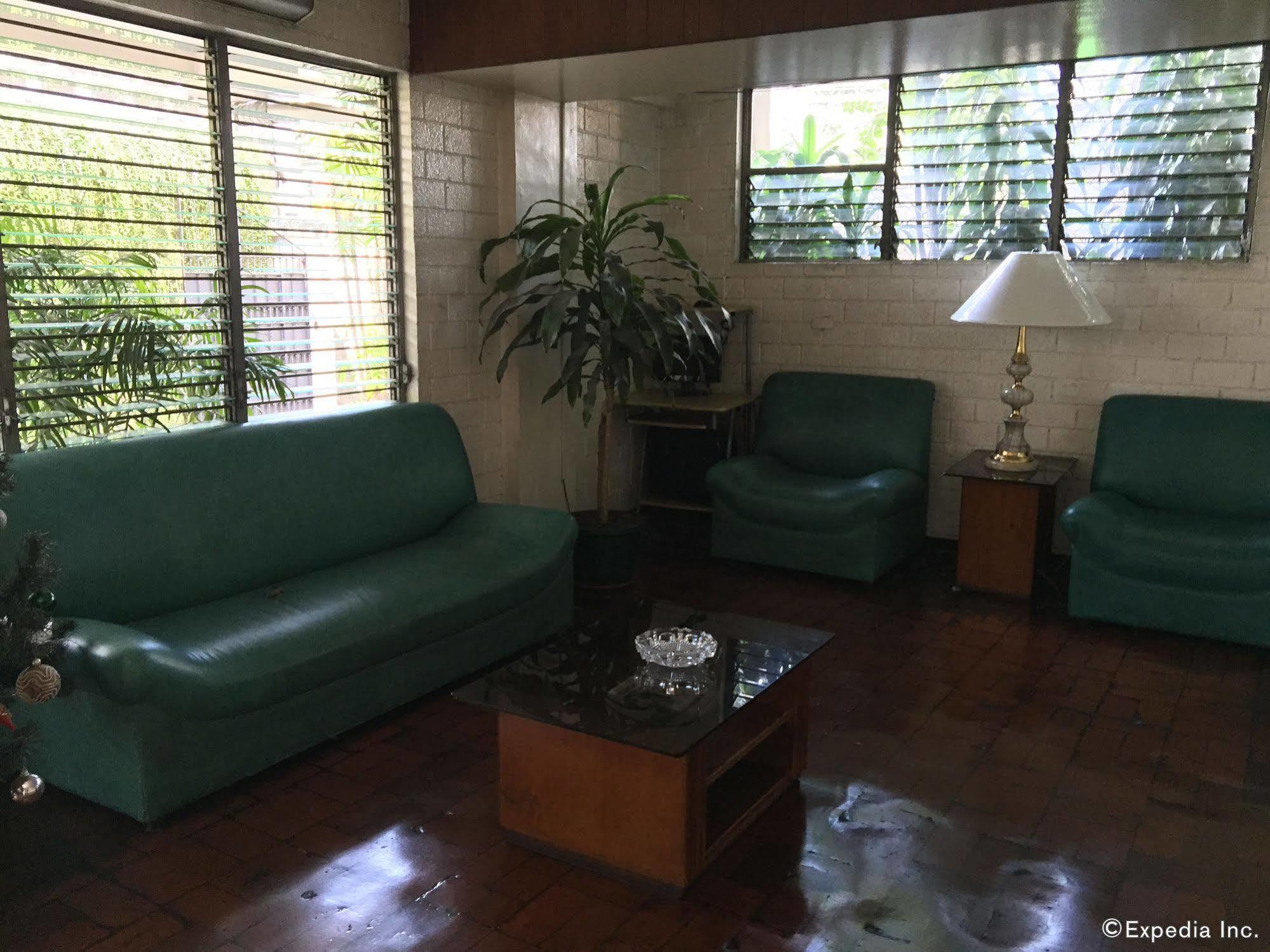 Reddoorz At Broadway Court Apartelle Quezon City Exterior foto