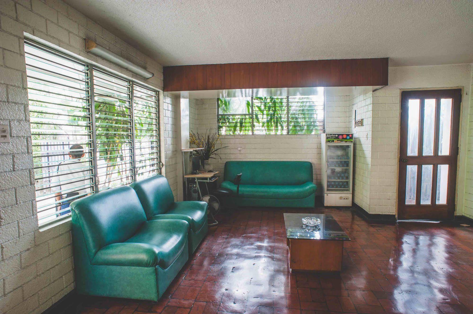 Reddoorz At Broadway Court Apartelle Quezon City Exterior foto