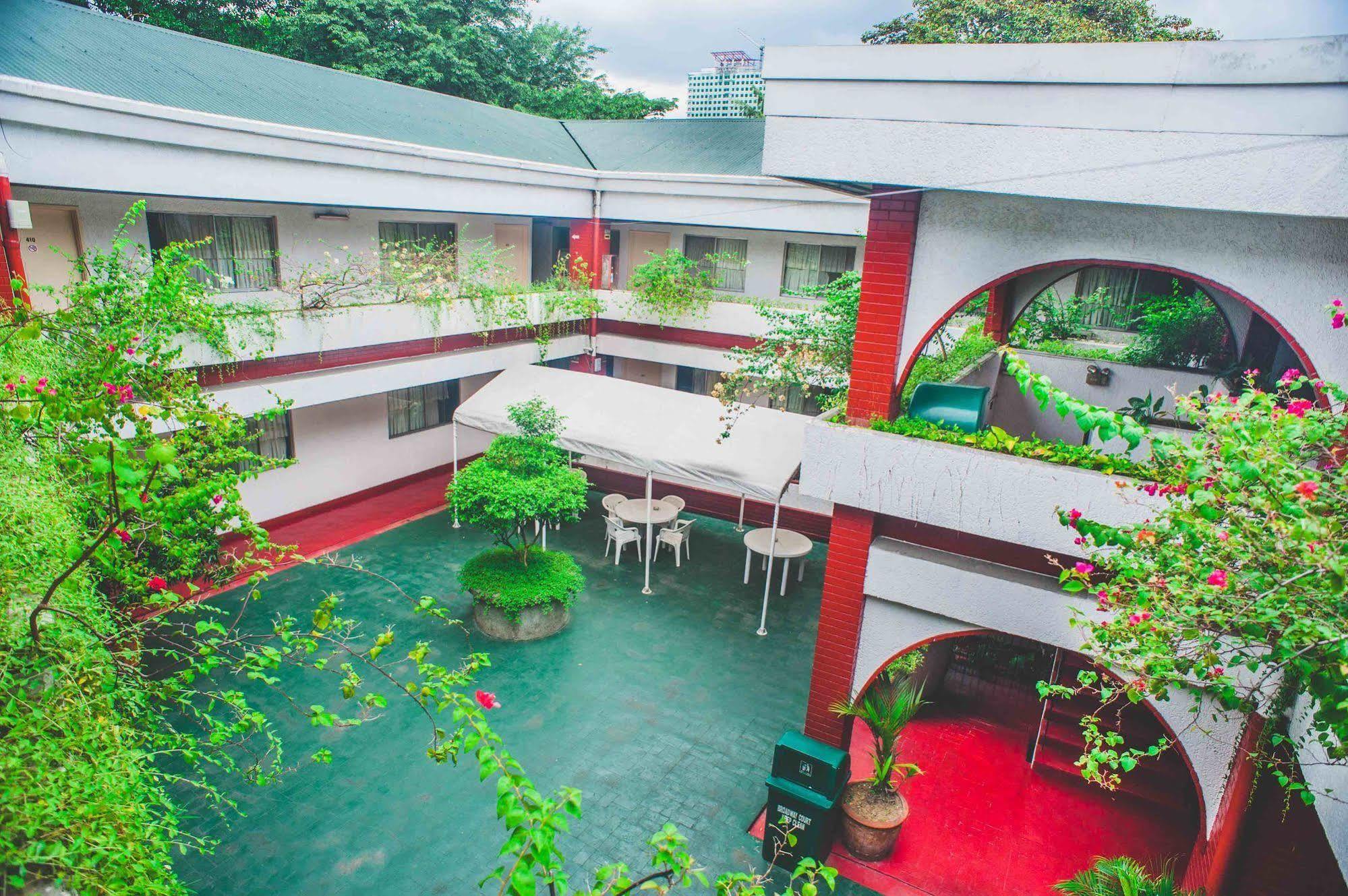 Reddoorz At Broadway Court Apartelle Quezon City Exterior foto